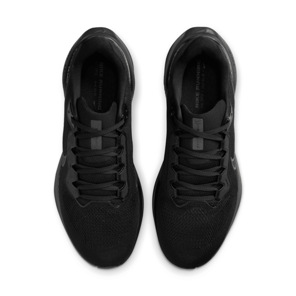 Men’s lightweight running sneaker with responsive cushioning