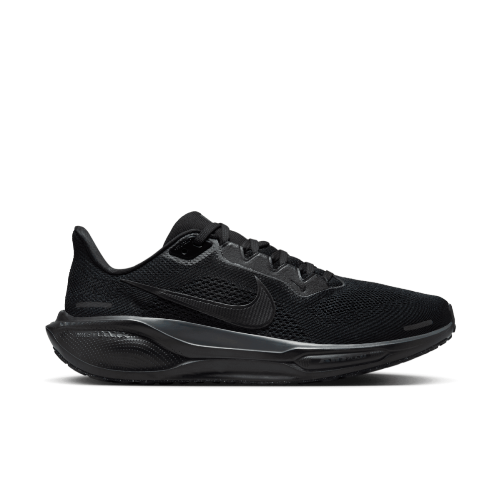 Daily road running shoe with energy return and upgraded traction